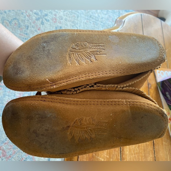 Chief Canada Moccasin Slippers Size 7 - Picture 5 of 6